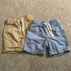 Set of 2, boys 2T shorts